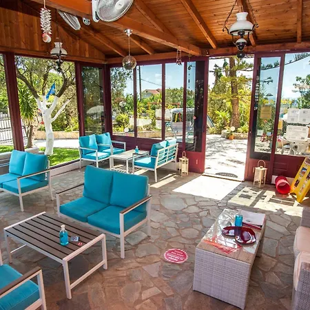 Apart Otel Erietta Svoronata