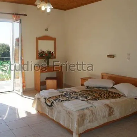 Erietta アパートホテル