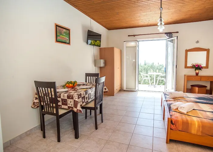 Erietta 3* スヴォロナータ